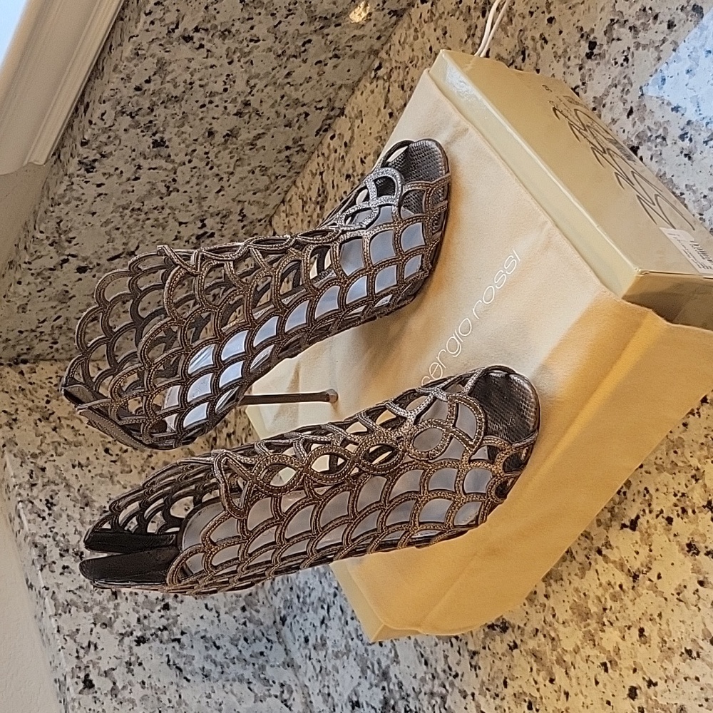 Exquisite pair of Sergio Rossi heels sz 9 - Picture 3 of 15